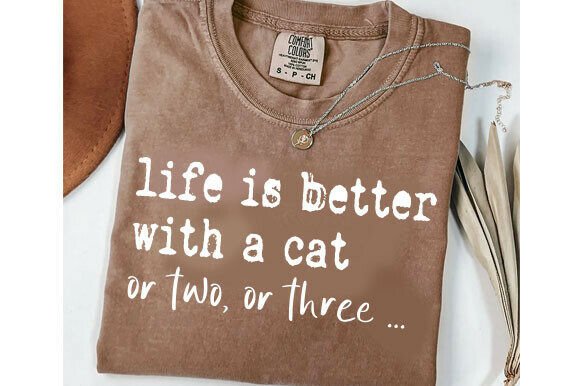 Reviewing a Playful Cat Graphic for T-Shirt Designs